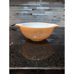 Vintage Pyrex 2.5 Qt 2‎ 1/2 #443 Woodland Cinderella Mixing Bowl Tan Pour Spouts